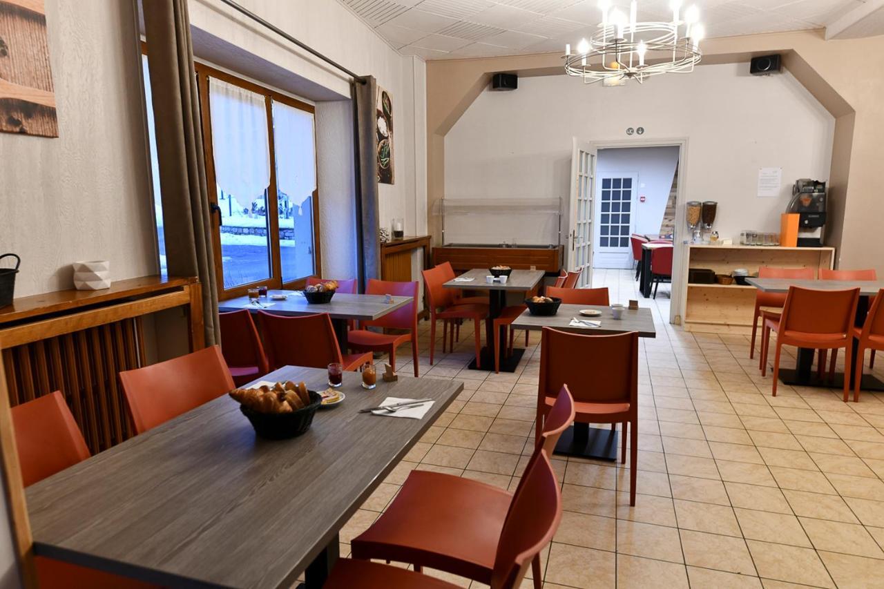 Hotel Restaurant Le Centre Lélex 外观 照片