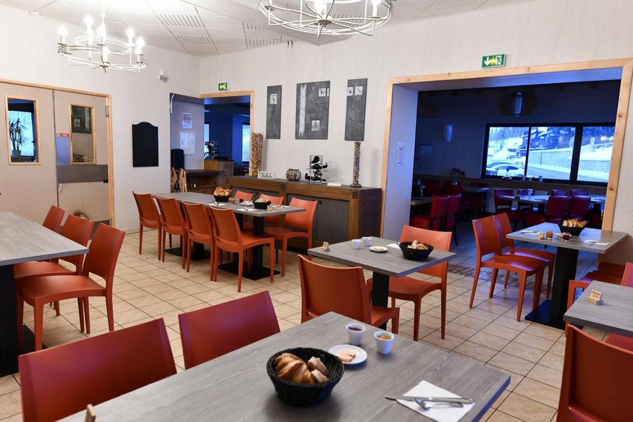 Hotel Restaurant Le Centre Lélex 外观 照片